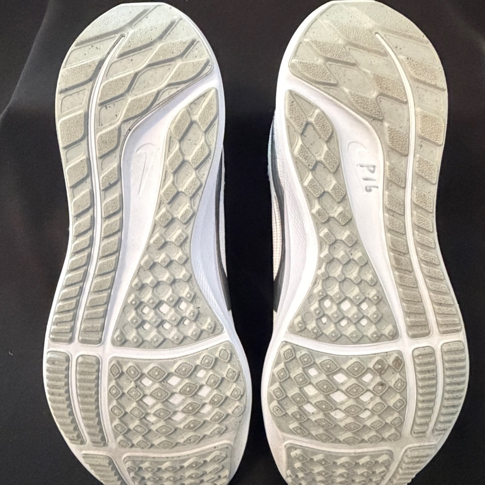 Nike Zoom Winflo Lightweight Running Shoe Women’s Size 7.5 Pre-owned - Picture 8 of 8